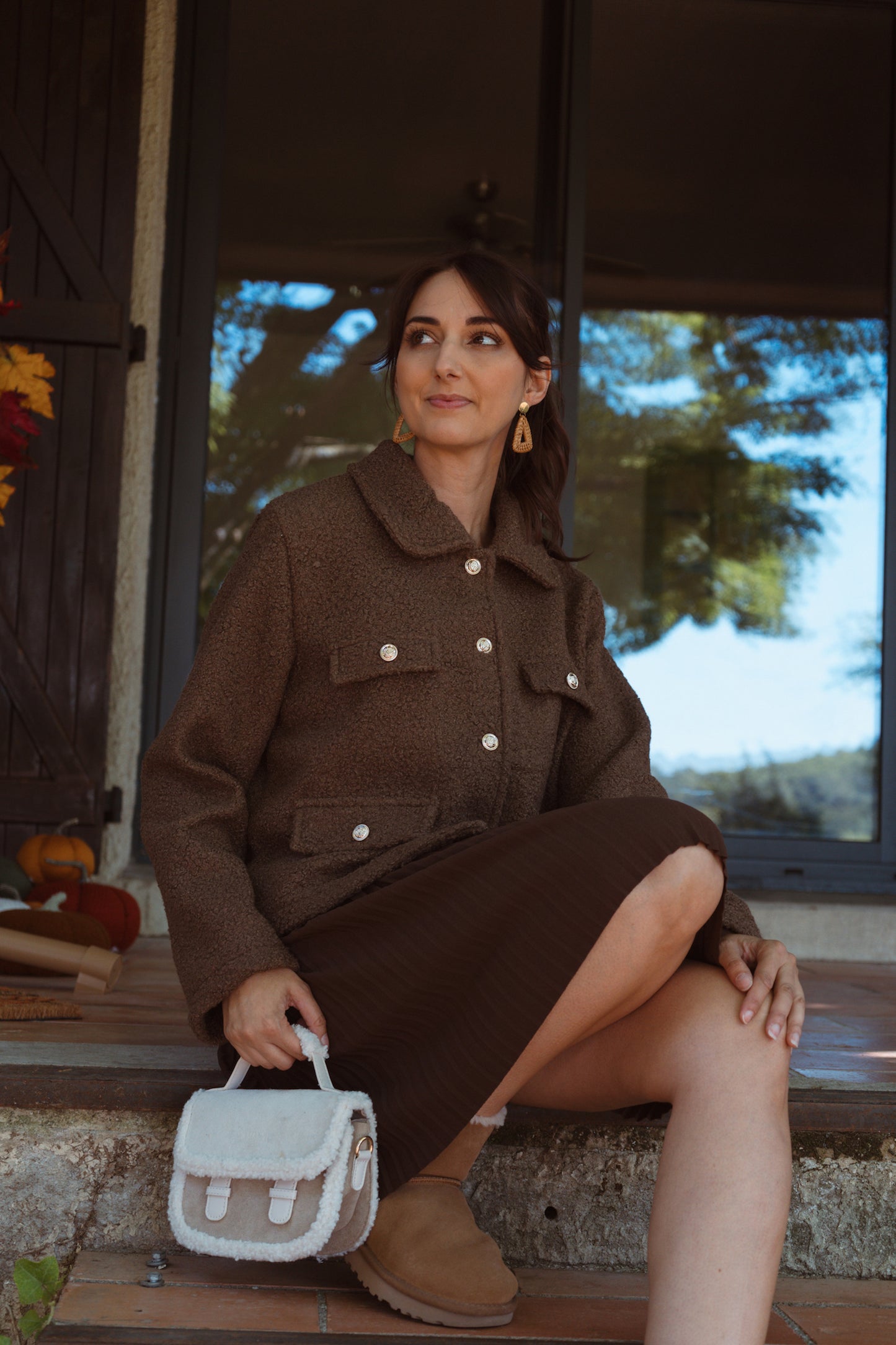 Veste bouclés courte à boutons dorés - Brun Foncé