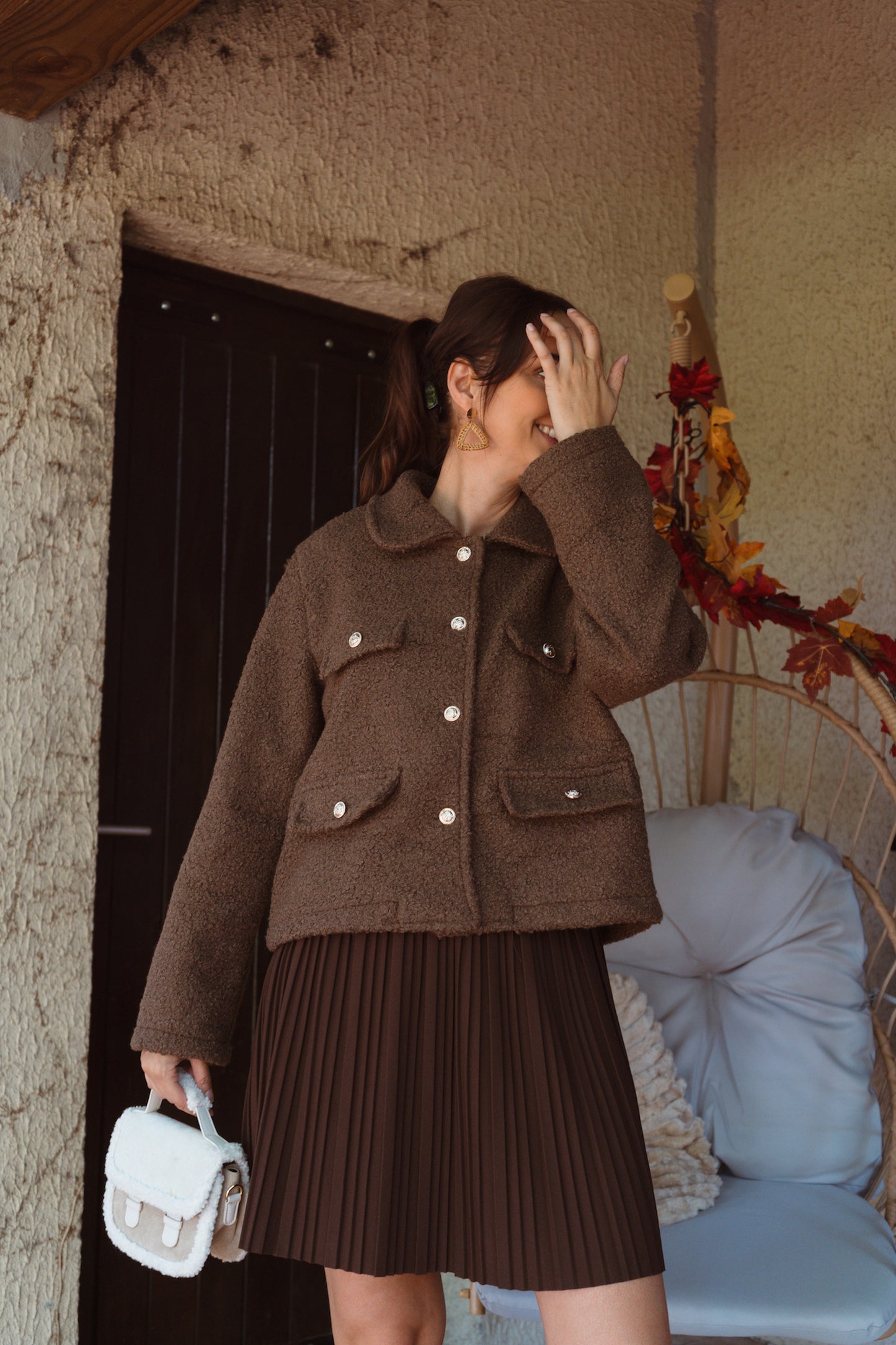 Veste bouclés courte à boutons dorés - Brun Foncé