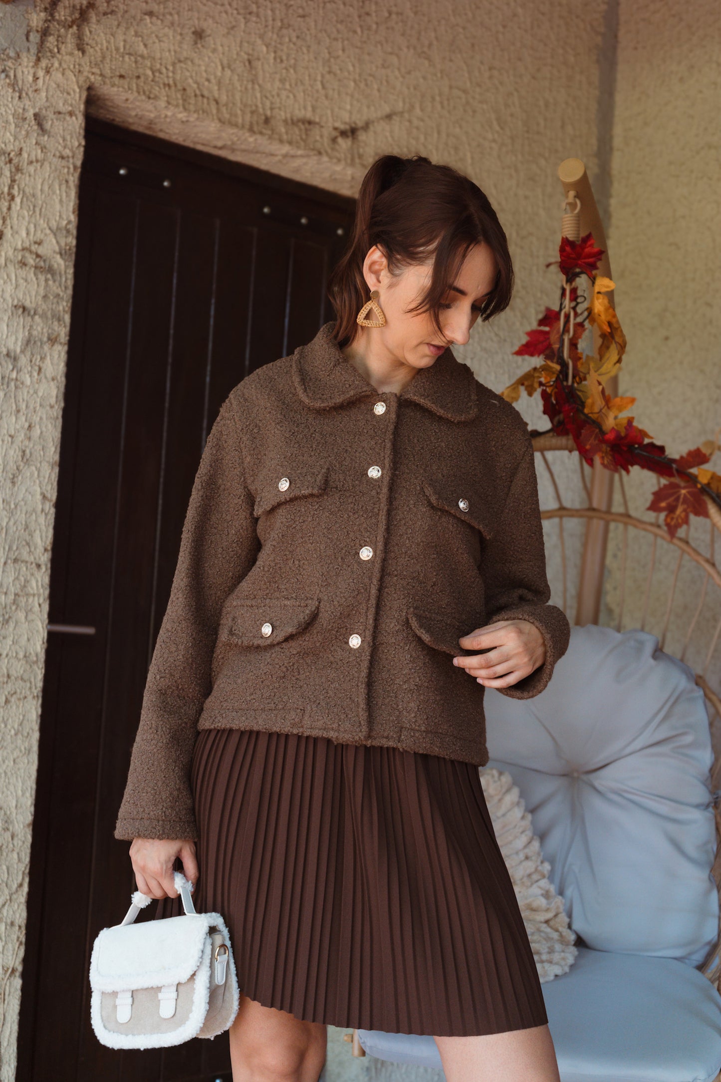 Veste bouclés courte à boutons dorés - Brun Foncé