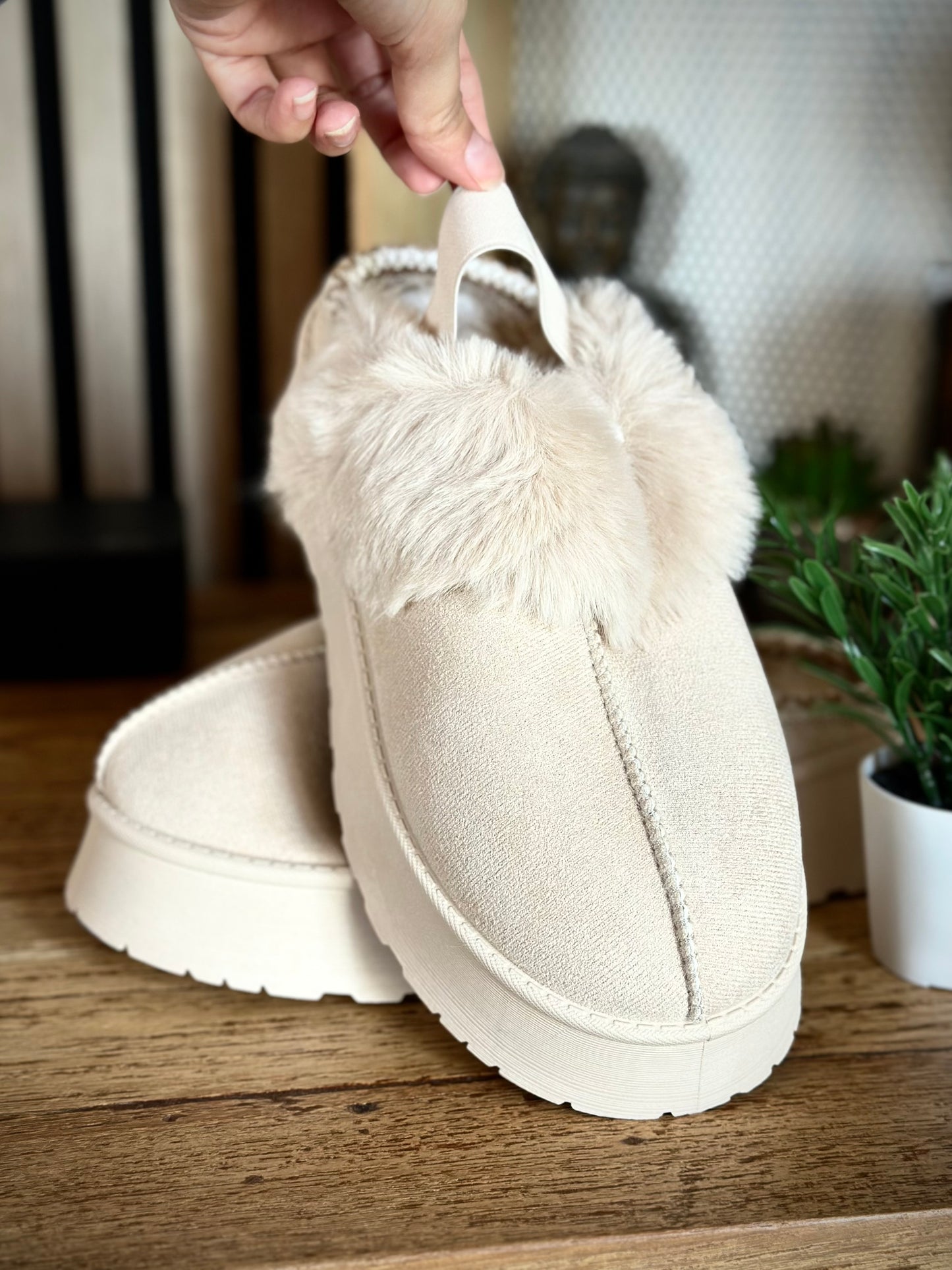 Chaussons/chaussures doublées en peluche fausse fourrure avec élastique