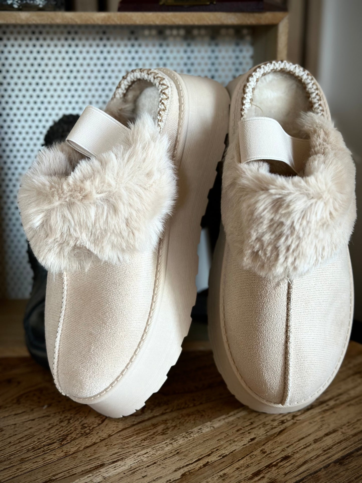 Chaussons/chaussures doublées en peluche fausse fourrure avec élastique