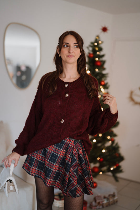 Cardigan oversize en maille avec boutons bijoux / Bordeaux